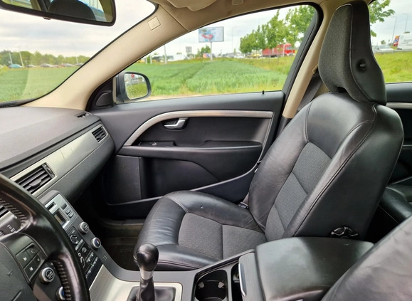 Volvo V70 cena 22900 przebieg: 262424, rok produkcji 2009 z Zdzieszowice małe 301